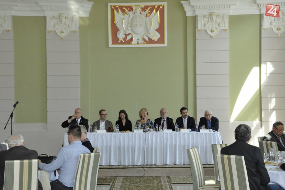 V OBRAZOCH: Starostovia a primátori z Novohradu riešili dopravu