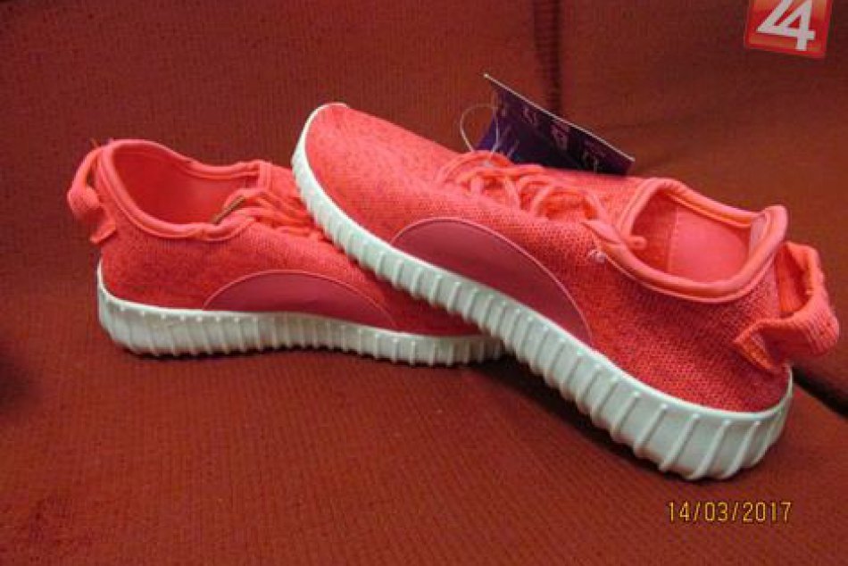 V OBRAZOCH: Bystrickí colníci idú po falzifikátoch