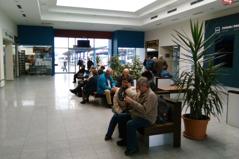 V OBRAZOCH: Zrekonštruovaná autobusová stanica v Lučenci