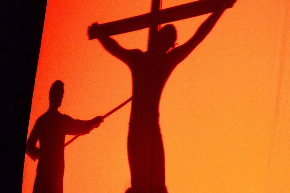 OBRAZOM: Netradičná krížová cesta v Humennom