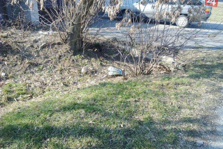 Po roztopení snehu zostalo v Košiciach množstvo odpadkov