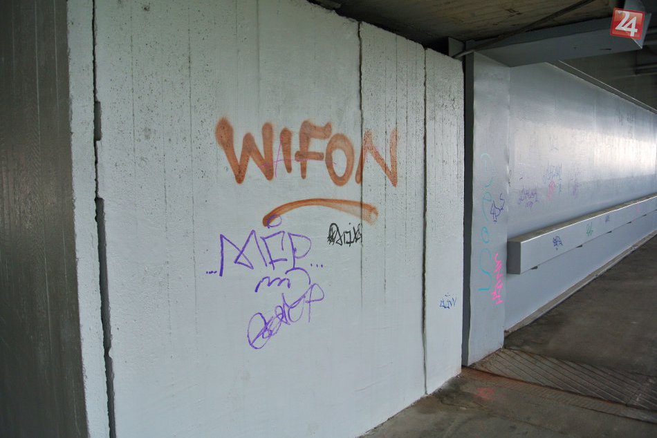 Počmáraný Most SNP