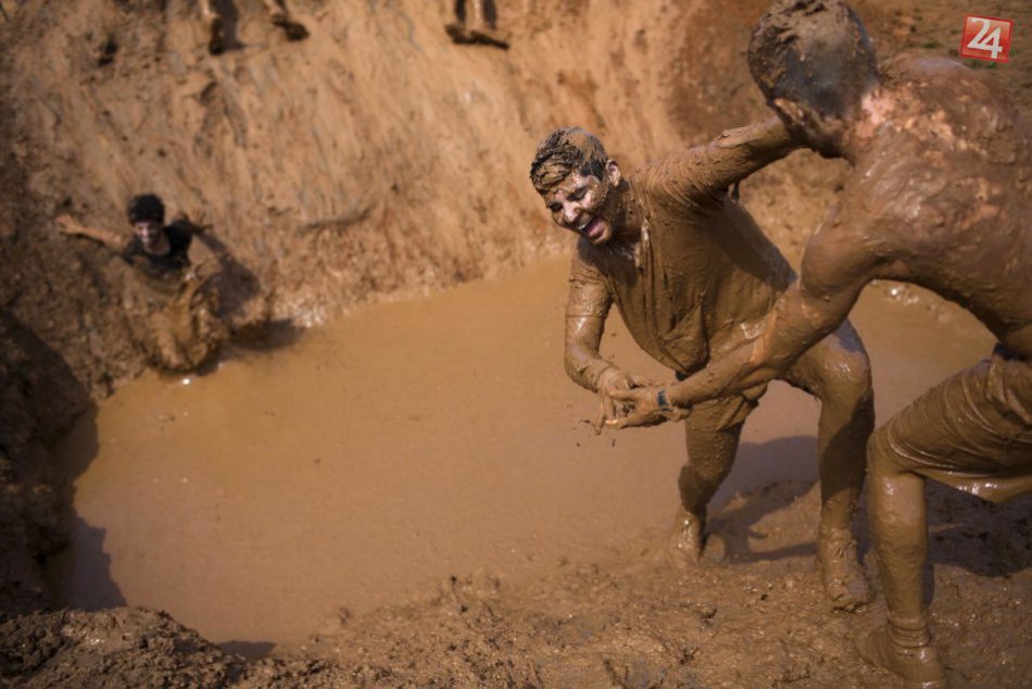 KURIOZITA DŇA: Svet si užil preteky plné blata a špiny