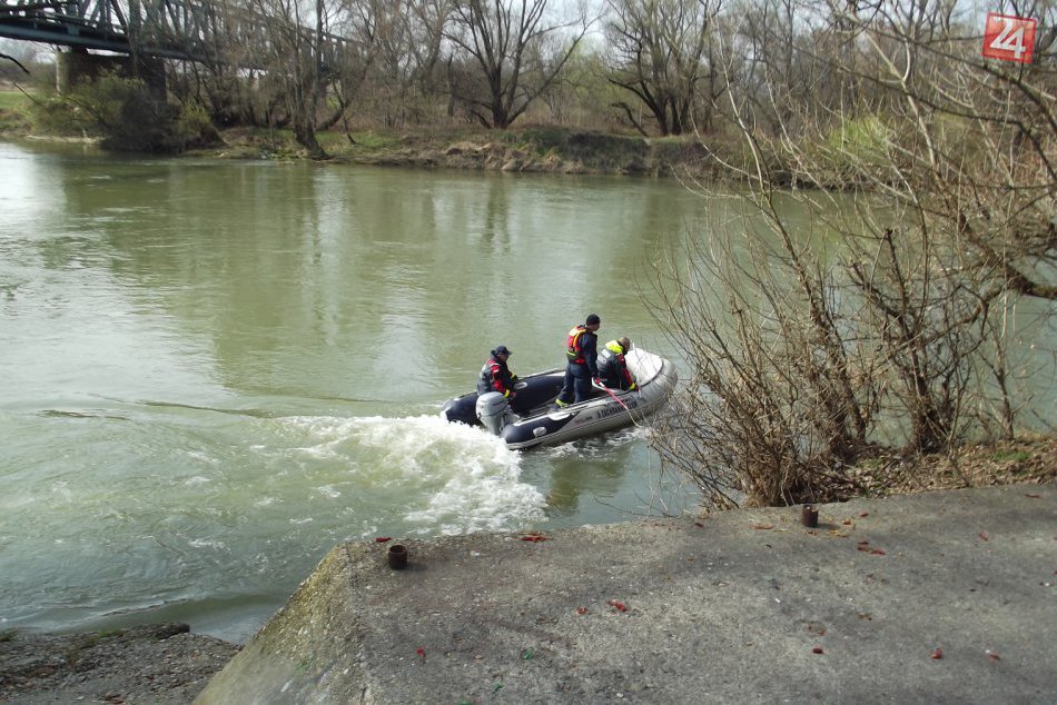 Veľká pátracia akcia v Hlohovci: Pozrite si to na FOTKÁCH