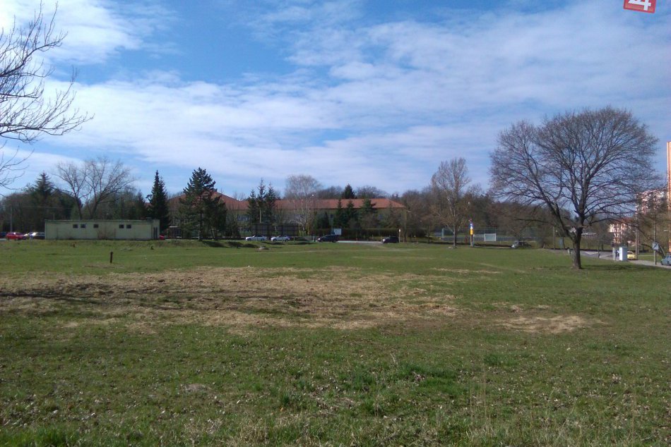 V OBRAZOCH: Tuhárske námestie by mohlo byť parkom