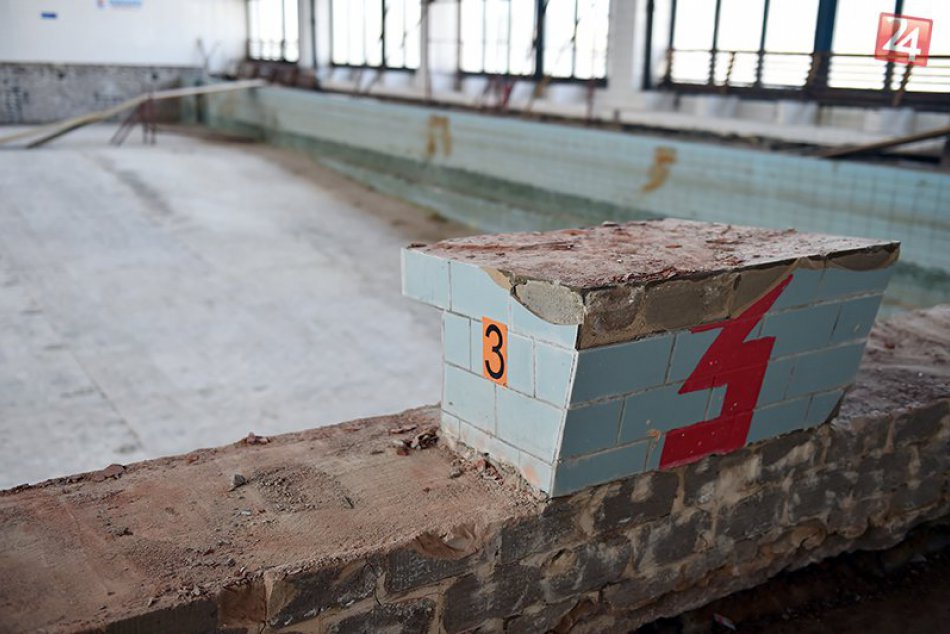 Školský bazén v Rači