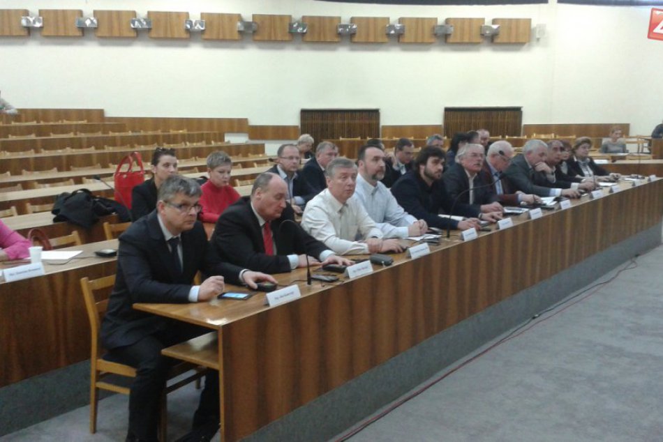 Mestské zastupiteľstvo v Považskej Bystrici: Tentoraz trvalo len pár minút