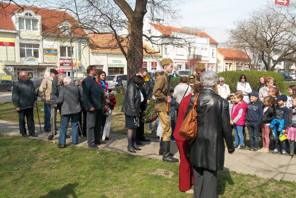 V Šali sa konala pietna spomienka: Uctili si osloboditeľov mesta