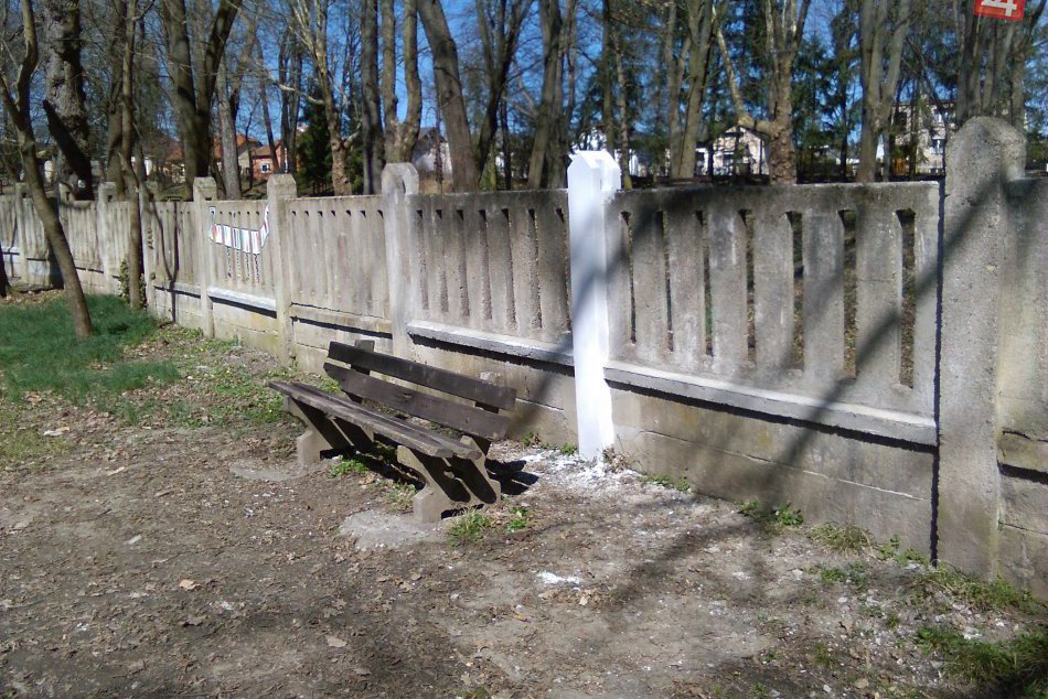 V OBRAZOCH: Plot okolo Strandu je opravený