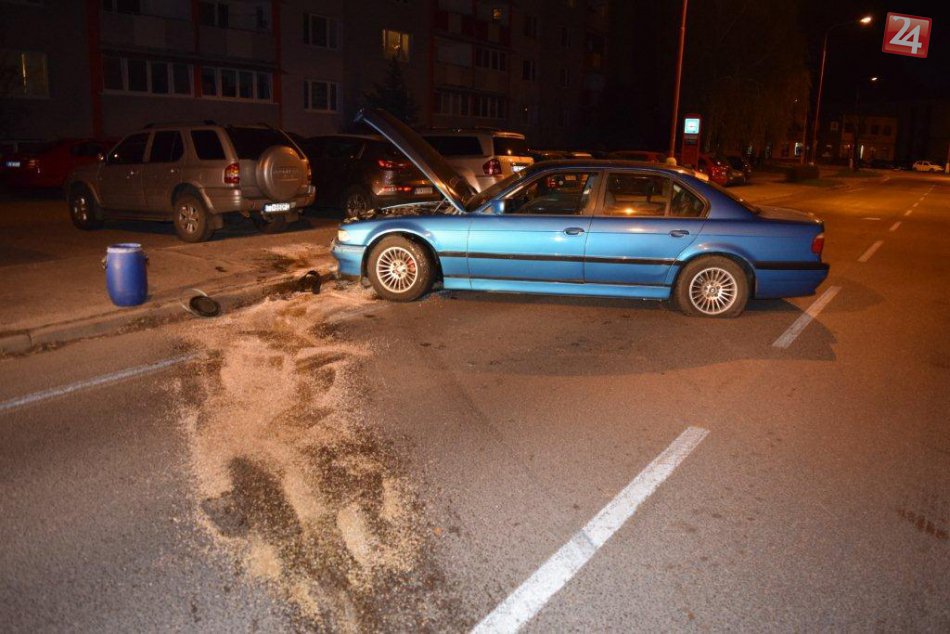 V OBRAZOCH: Na sídlisku Družba sa stala nehoda