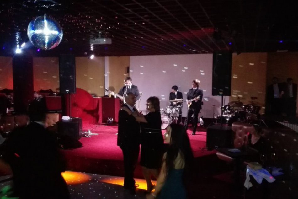Luna Bar otvoril