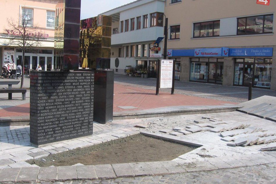 FOTO: Rekonštrukcia mikulášskej fontány