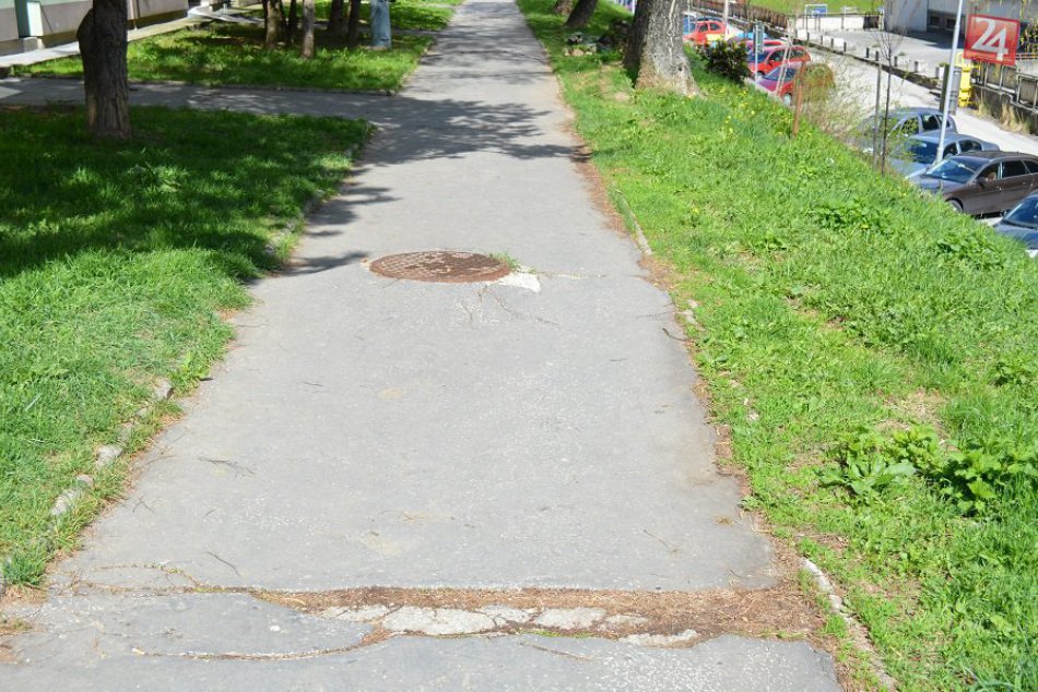 V OBRAZOCH: Bystrické cesty a chodníky čaká obnova