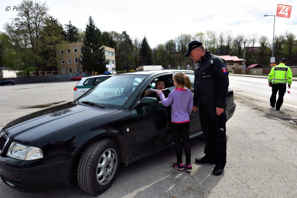 Obrazom: Netradičná policajná akcia v Rožňave