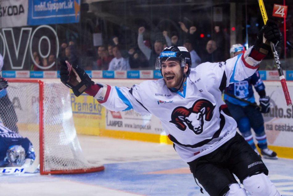 FOTO: Corgoni vstúpili do finále play off s prehrou, Bystrica zdolala Nitru 4:1
