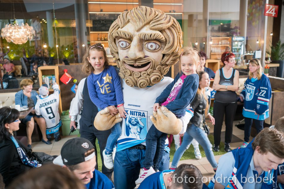 FOTO: V Nitre sme si užili autogramiádu hokejových vicemajstrov
