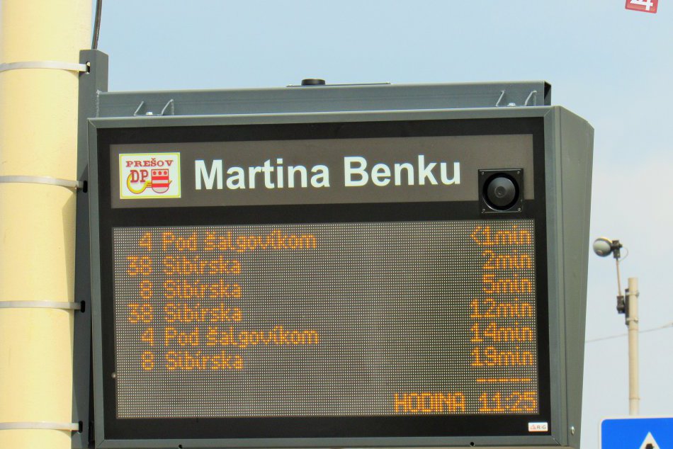 Novinka na Sekčove: Cestujúcich MHD informuje elektronická tabuľa