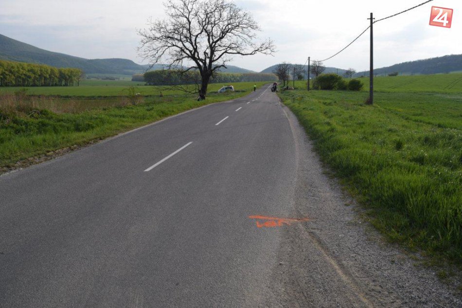 FOTO: Nehoda motocyklistu a maloletej osoby pri Trnave