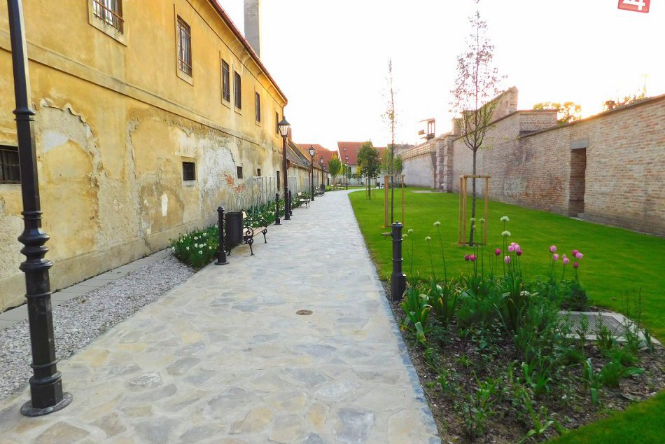 FOTOGALÉRIA: Zoznámte sa s novou relaxačnou zónou nášho mesta