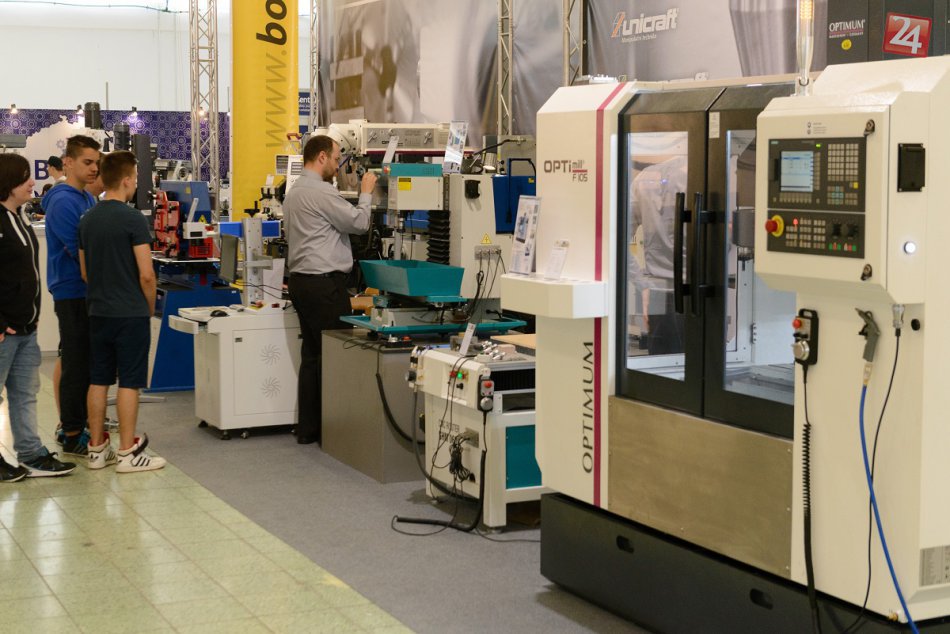 FOTO: Strojársky veľtrh v Nitre otvoril brány, prišlo takmer 660 vystavovateľov