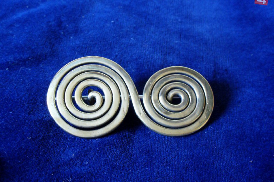 V OBRAZOCH: Diela brezianskeho šperkára Janka