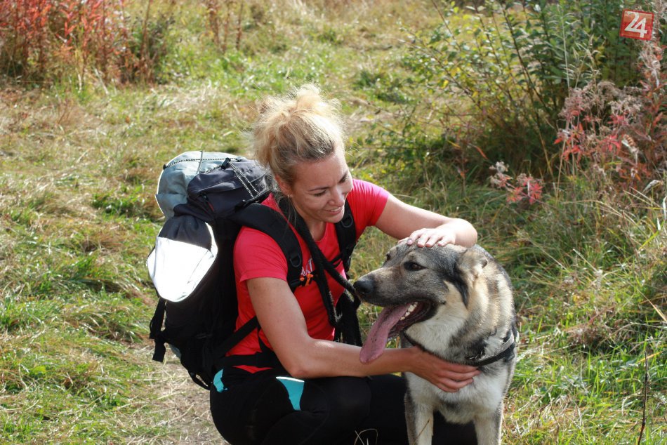 V OBRAZOCH: Mladá Brezňanka sa vzdala vlasov, aby pomohla iným