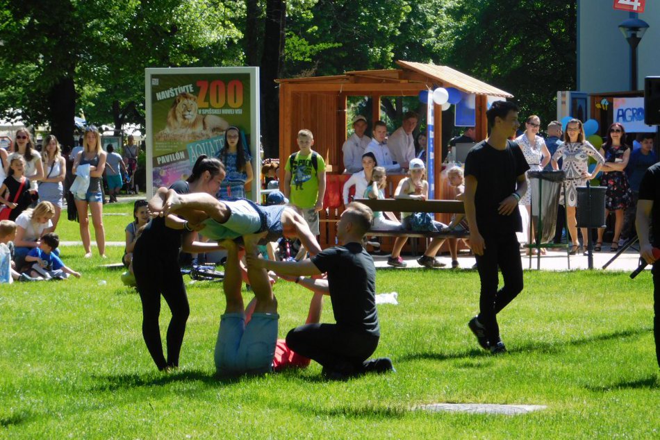 OBRAZOM: Námestie v Spišskej sa premenilo na jedno veľké ihrisko