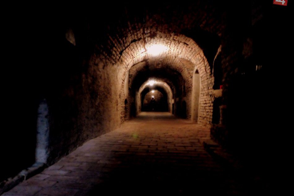 FOTO: Zábery z krypty v Trnave, do ktorej sa len tak nedostanete