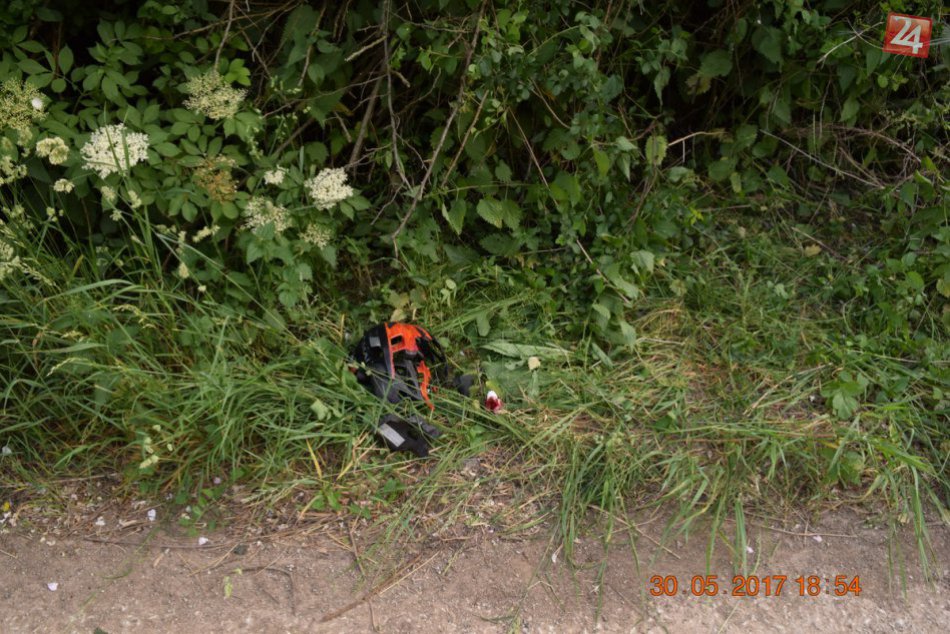 Neďaleko Nitry zrazilo auto cyklistu (70): Šofér z miesta činu ušiel!