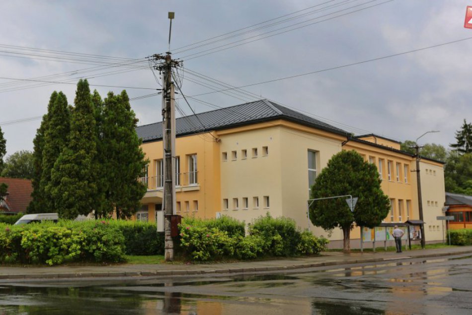 V OBRAZOCH: Obnova kultúrneho domu v Očovej