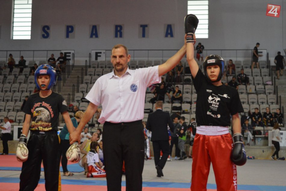 FOTO: Pred letnou prestávkou michalovskí kickboxeri zabojovali v Prahe