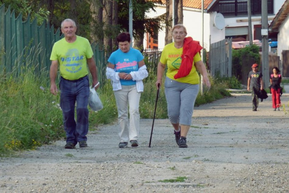 Obrazom: Jánska vatra v Dobšinej prilákala stovky návštevníkov