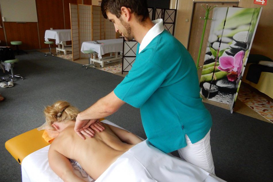Školské masérske štúdio Liptovský Mikuláš: Študenti poskytujú rôzne druhy proced