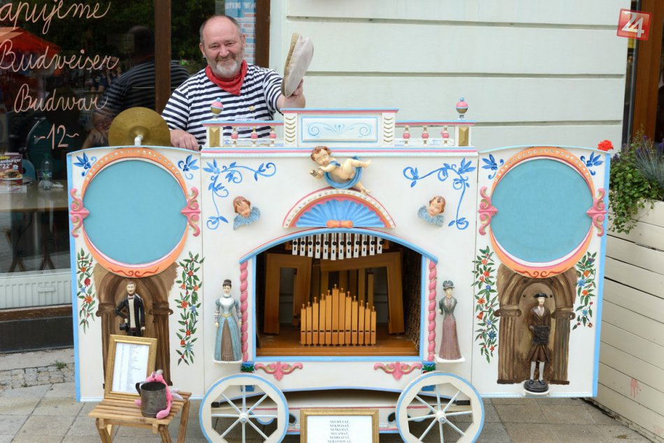 FOTO: Nitrianske korzo ožilo, remeselný jarmok prilákal množstvo návštevníkov