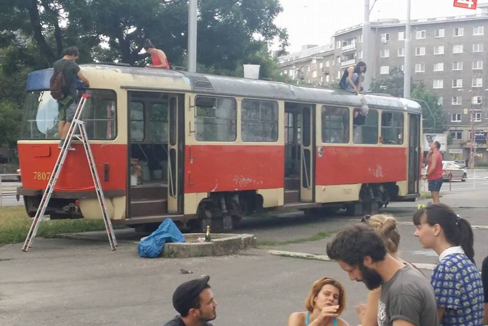 Električka plná kultúry