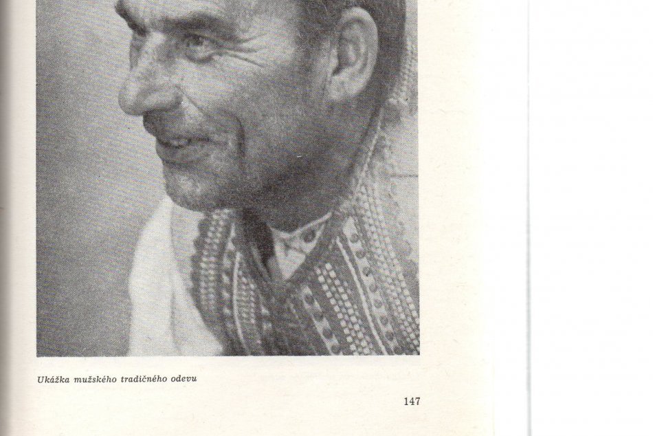 V OBRAZOCH: Historické kroje z Muránskej Zdychavy