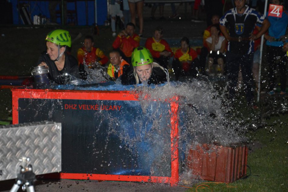 FOTO: Nočná hasičská súťaž v Dvorníkoch pri Hlohovci