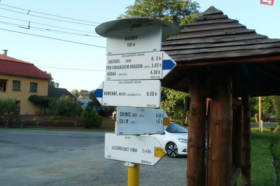 OBRAZOM: Značkári obnovili turistický chodník spájajúci Jasenov a kopec Chlm