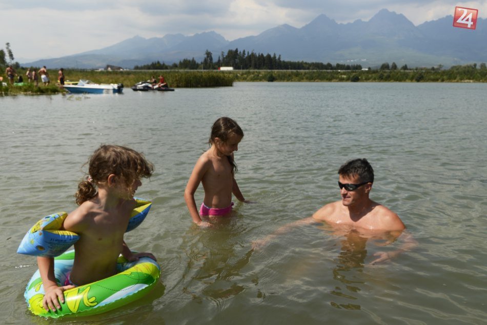 Kúpanie v prírodných vodných plochách