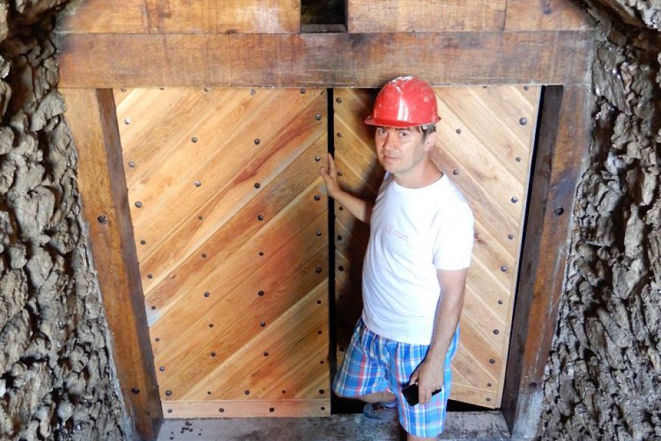 FOTO: Na Brekovskom hrade zrekonštruovali vínnu pivnicu