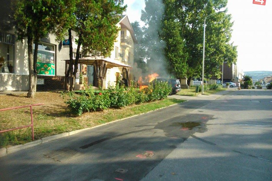 FOTO z miesta: Na Námestí svätého Michala v Hlohovci horelo