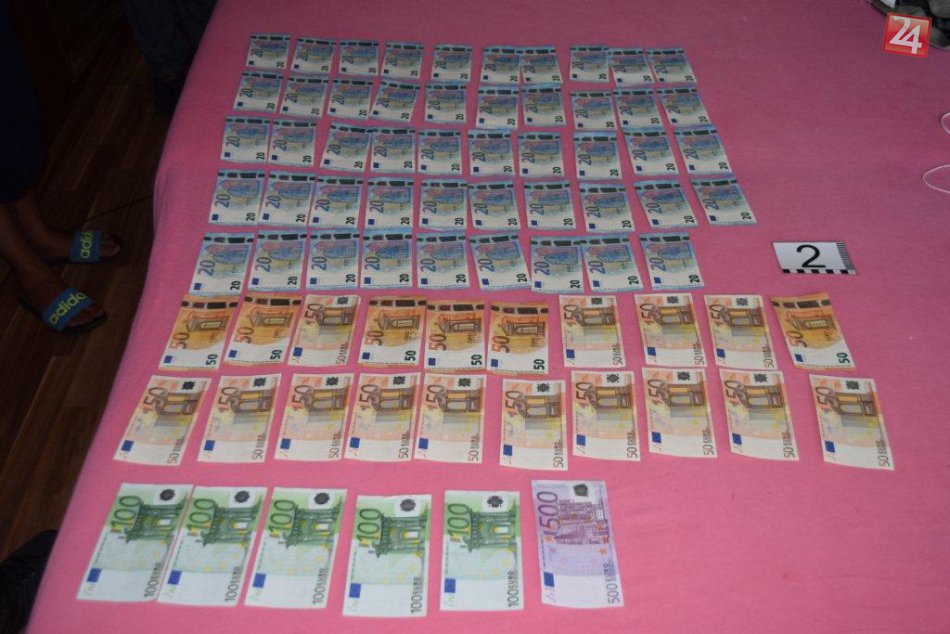 Muži zákona zasahovali na známom trnavskom sídlisku: FOTKY priamo od polície!