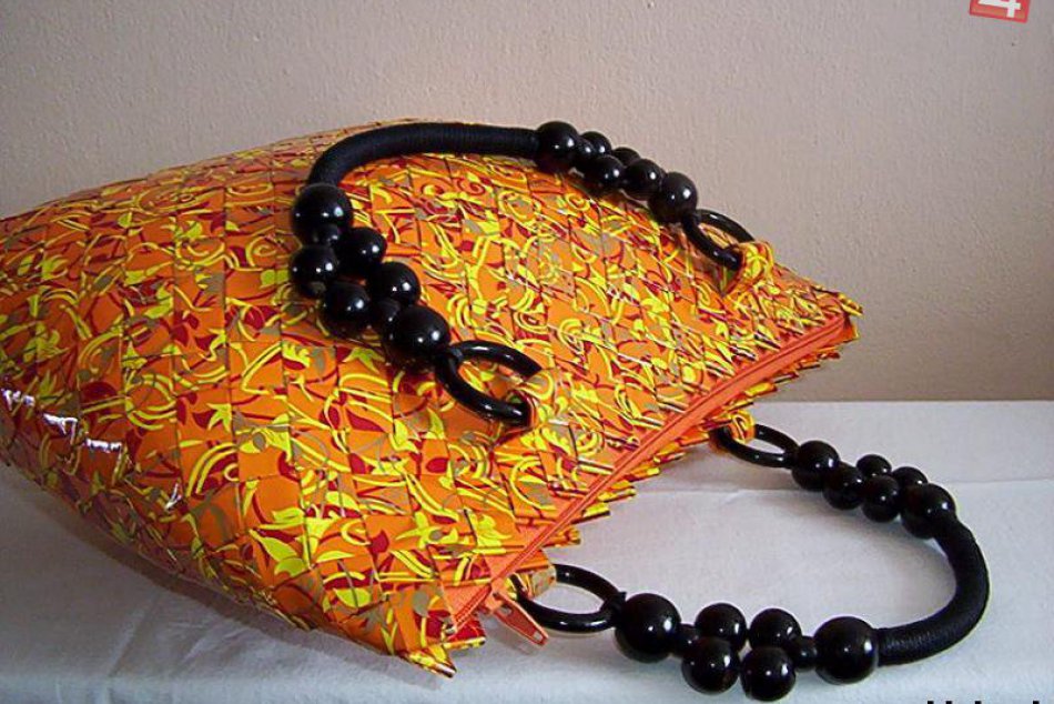 Pozrite si aj vy tie nevšedné kabelky: Jarmila ich vyrába z papiera!