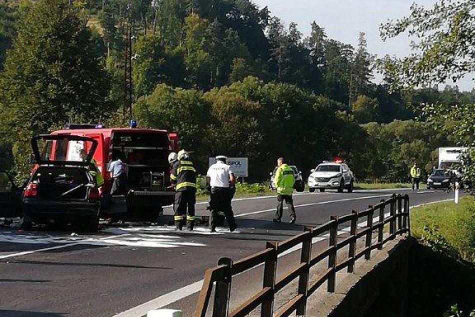 V OBRAZOCH: Na ceste medzi Zvolenom a Dobrou Nivou zahynul manželský pár