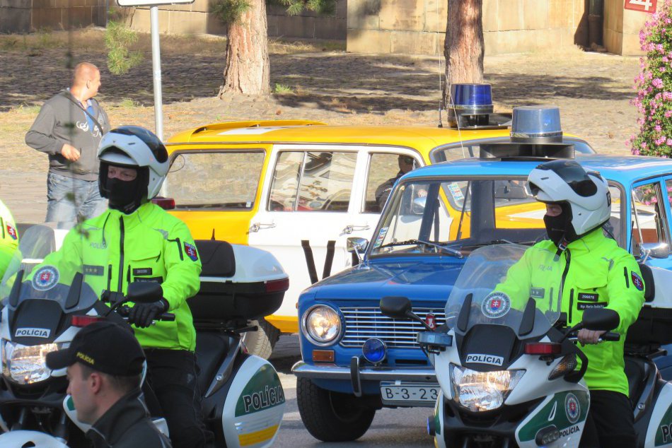 OBRAZOM: Naším mestom išiel veľký sprievod pri príležitosti Dňa polície