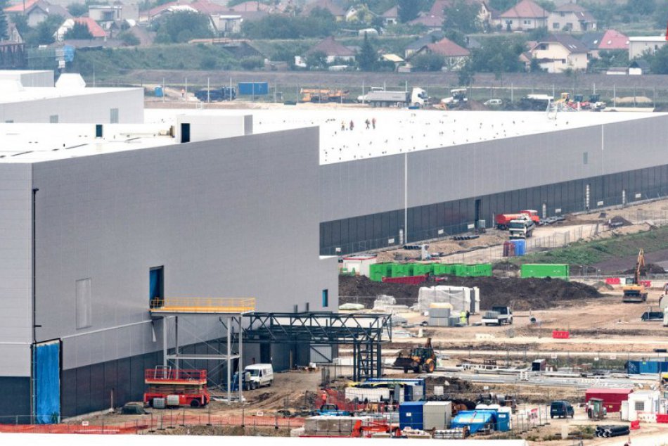 Zábery na automobilku Jaguar Land Rover v Nitre počas výstavby