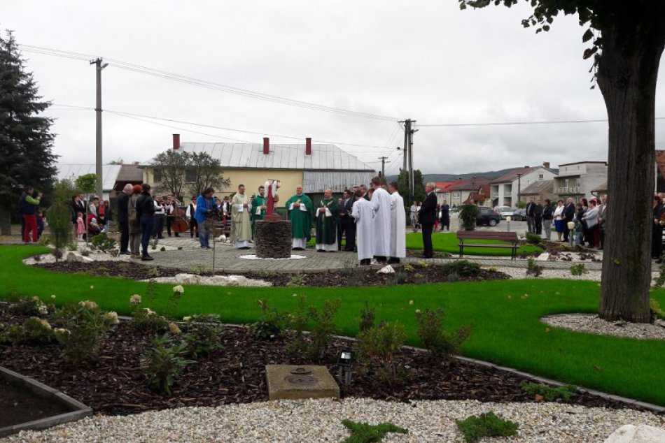 OBRAZOM: V Ľubiši uzrelo svetlo sveta krásne miesto, park Michala Kováča