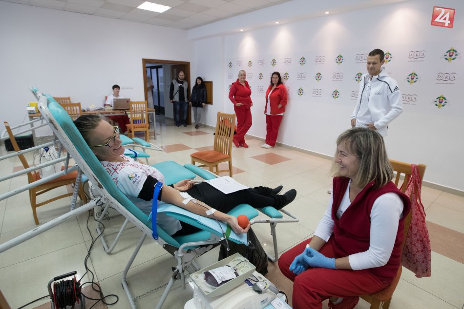 V OBRAZOCH: Tóth, Handzuš i Hrašnová kvapkou krvi nešetrili