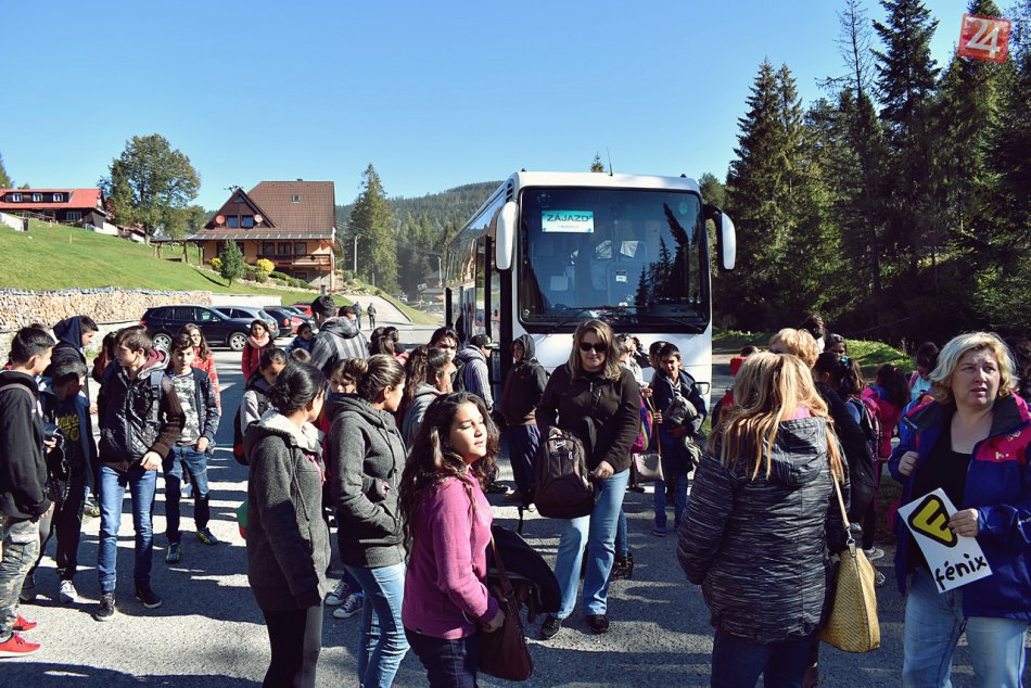 Obrazom: Žiaci z Krásnohorského Podhradia v korunách stromov