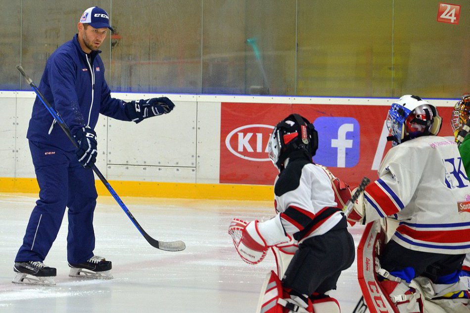 FOTO: Veľký zážitok pre humenské hokejové nádeje. Trénovali ich majstri sveta!